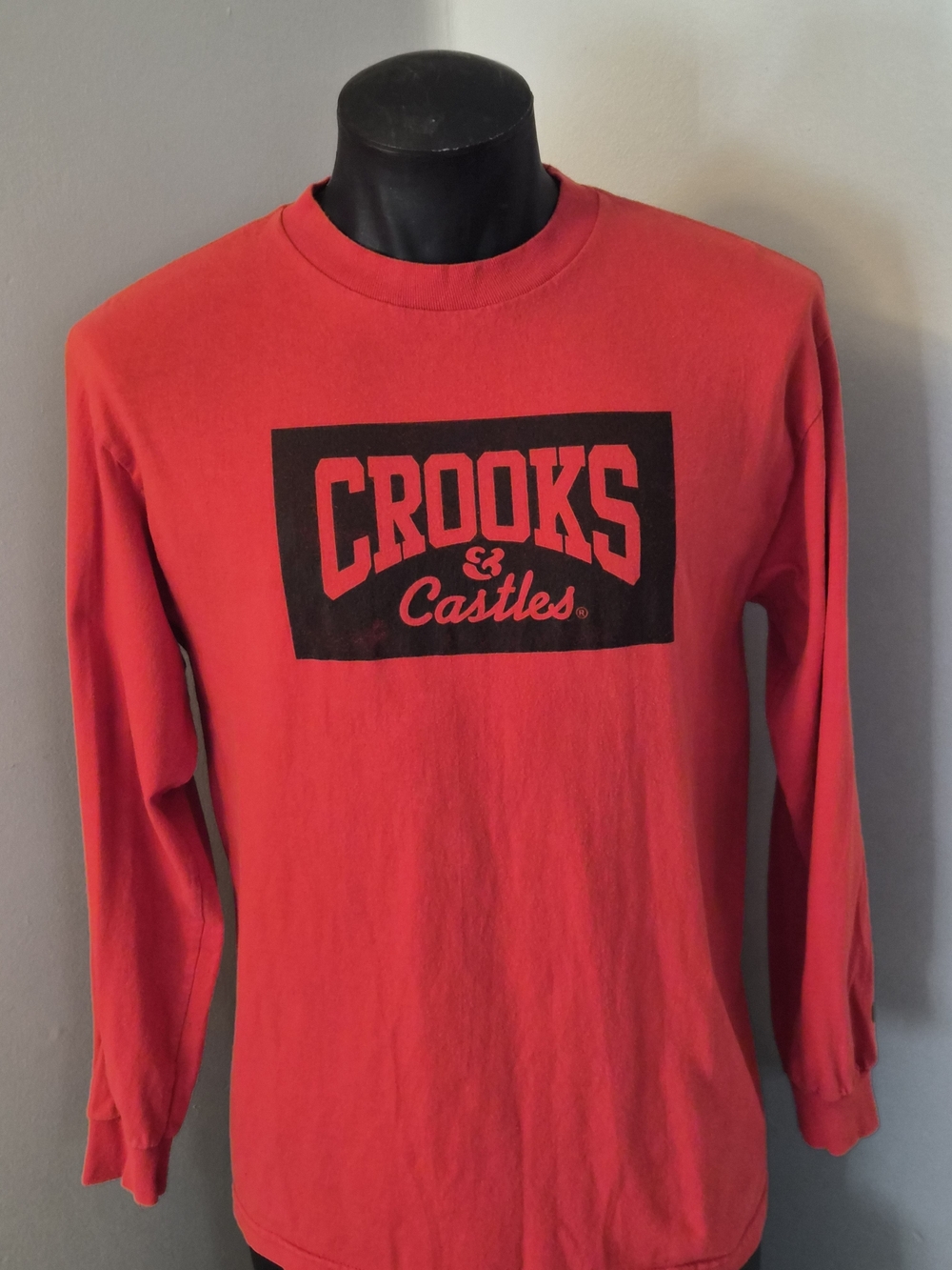 Crooks & Castles Men's Red Long-Sleeve Logo Shirt Size Medium.